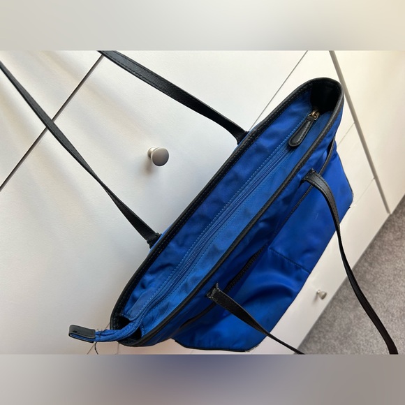 Authentic Michael Kors Purse - Picture 9 of 10